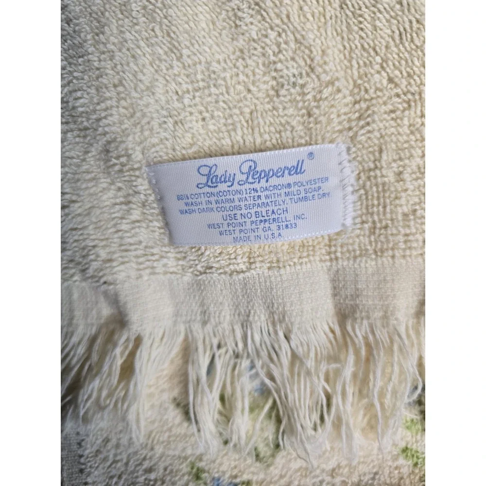 Vintage Bath Towel By Lady Pepperell Flower Basket Colorful USA 22